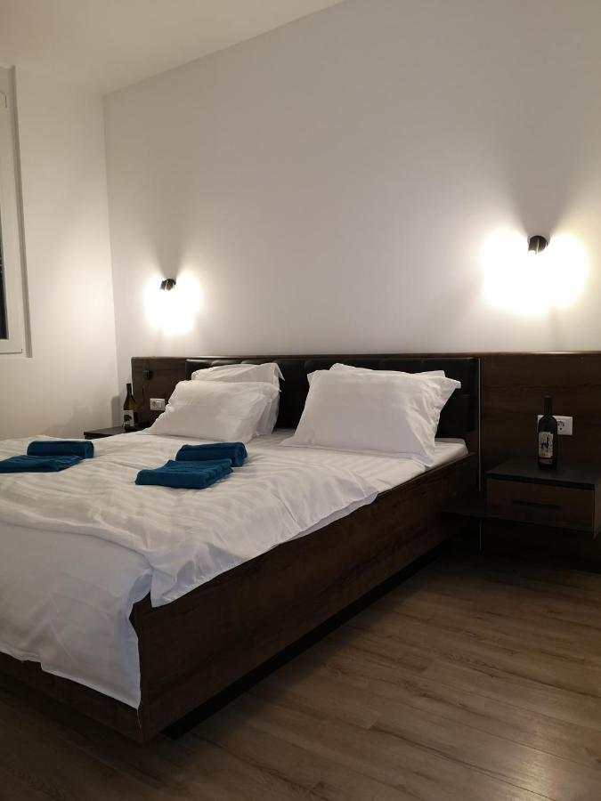 Ared-Atrium Mall Chrysflatty3 Premium Apartment 60Mp Arad Exterior foto